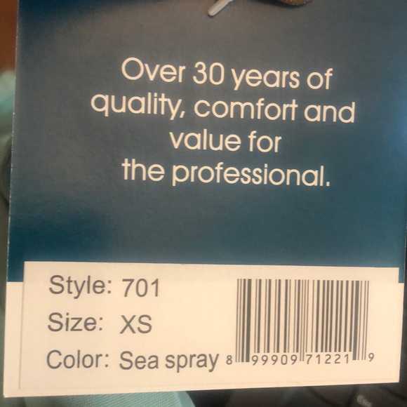 SCRUBS NWT Size XS - Picture 4 of 7